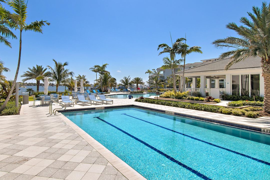 Recently Sold: $1,325,000 (2 beds, 2 baths, 1959 Square Feet)