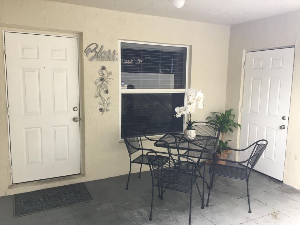 Recently Rented: $4,000 (4 beds, 2 baths, 1460 Square Feet)