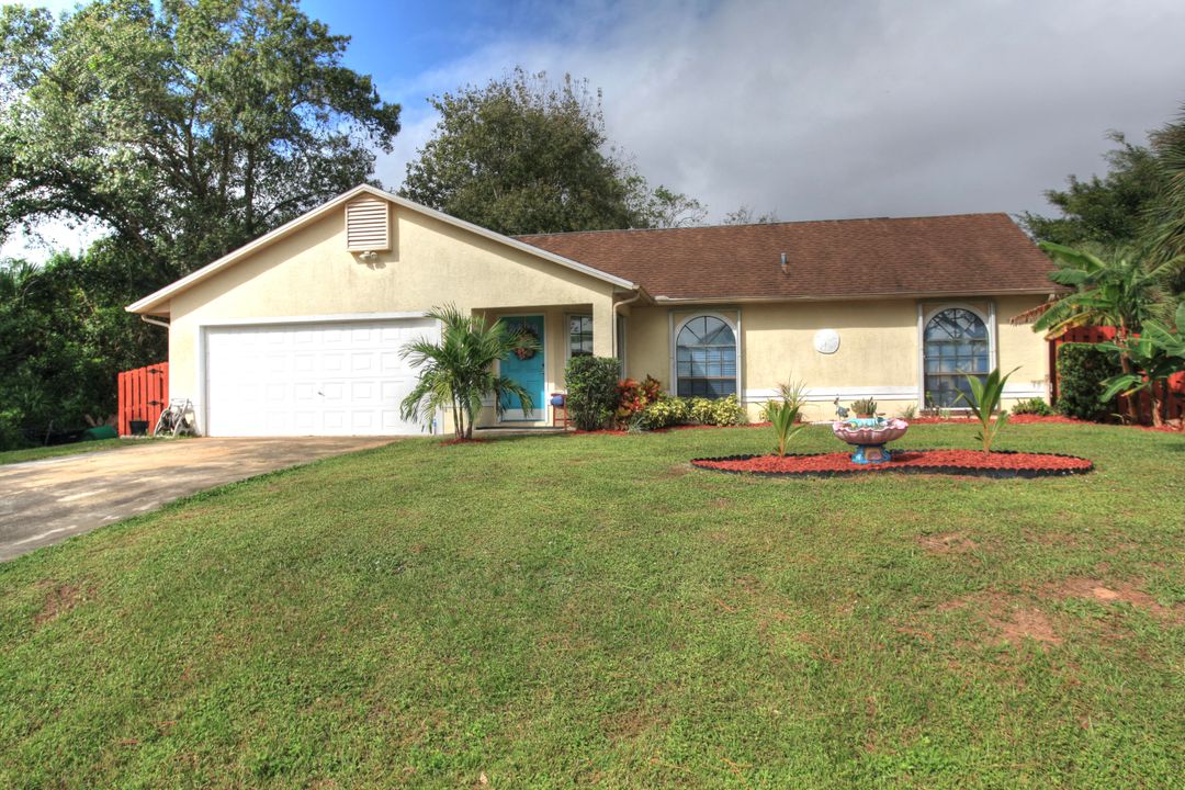 Recently Sold: $229,900 (3 beds, 2 baths, 1080 Square Feet)