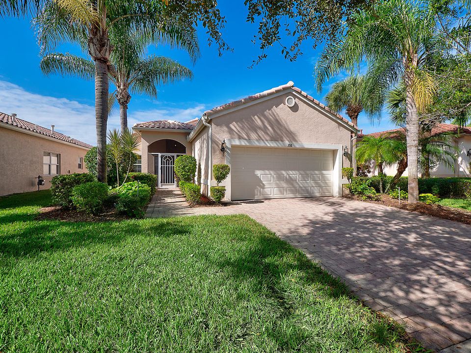 Недавно продано: $249,900 (2 спален, 2 ванн, 1398 Квадратных фут)