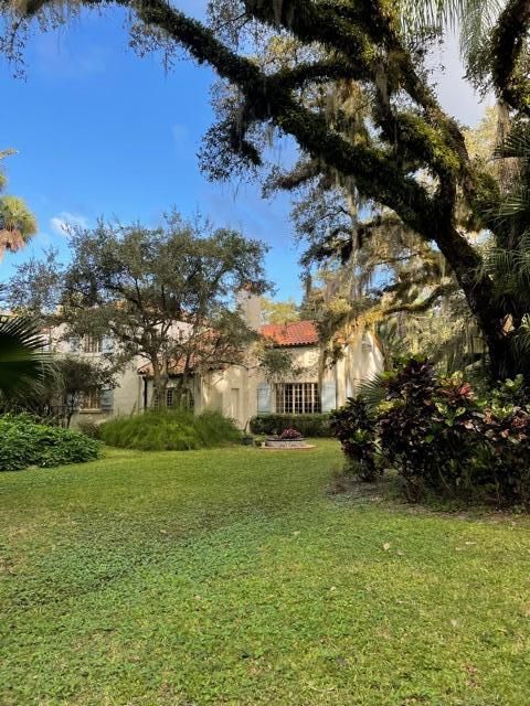 Recently Sold: $2,495,000 (5 beds, 6 baths, 6443 Square Feet)