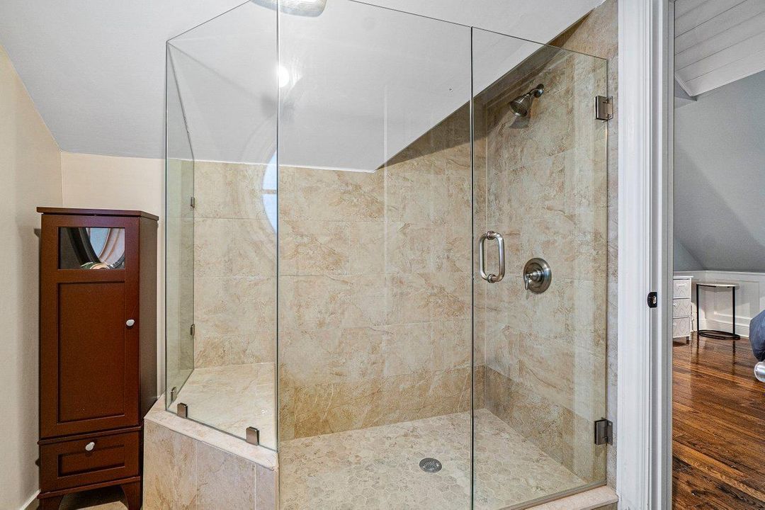 最近租的: $25,000 (5 贝兹, 4 浴室, 4244 平方英尺)