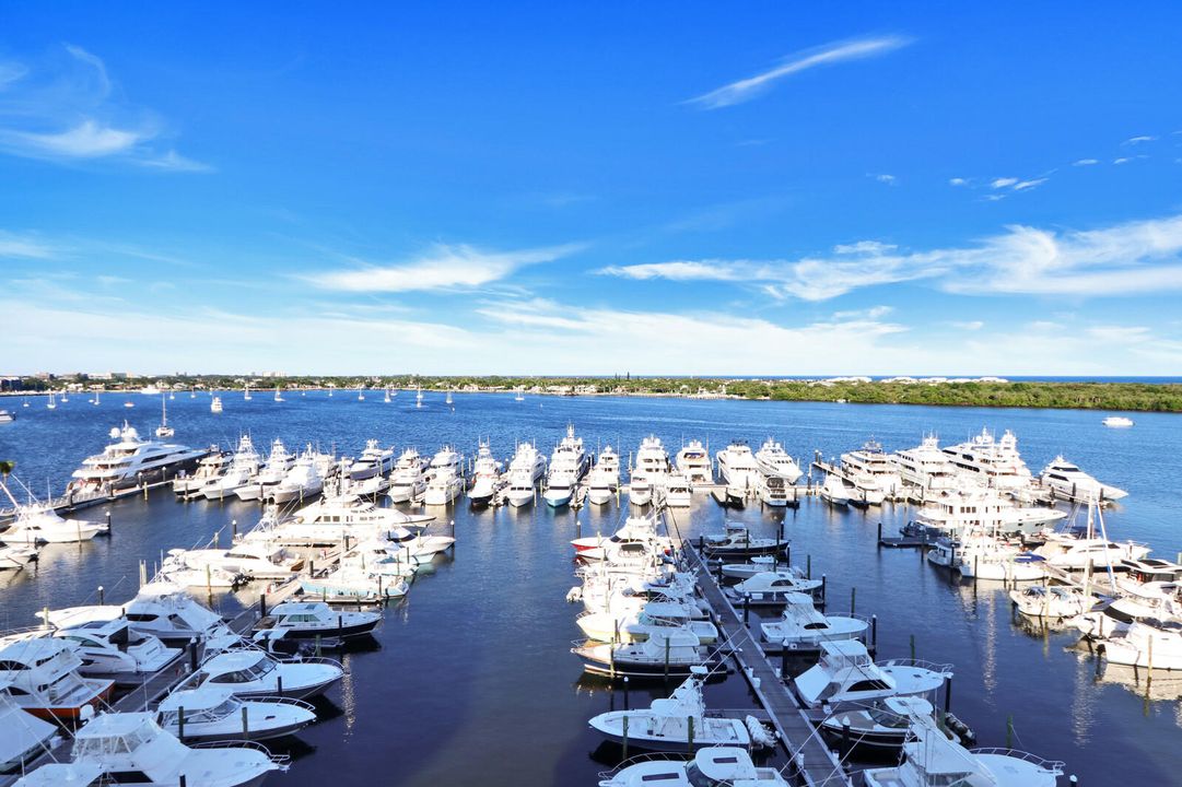 Recently Sold: $595,000 (2 beds, 2 baths, 1637 Square Feet)