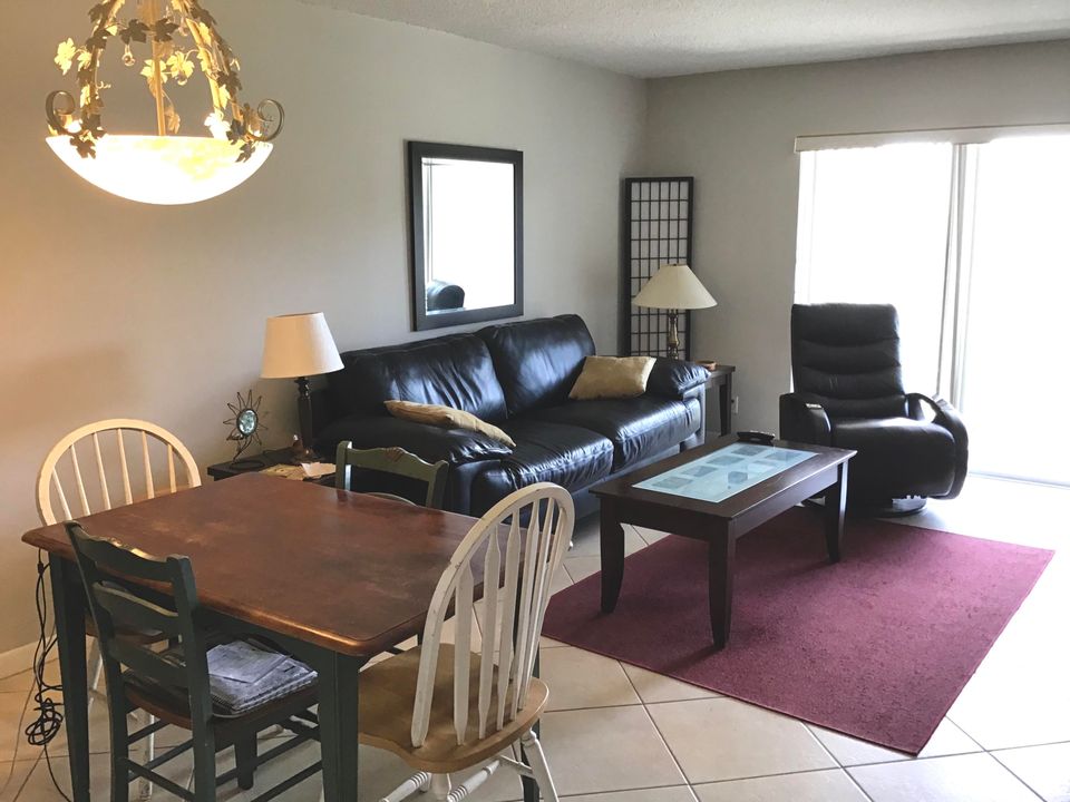 Recently Sold: $69,900 (2 beds, 1 baths, 894 Square Feet)