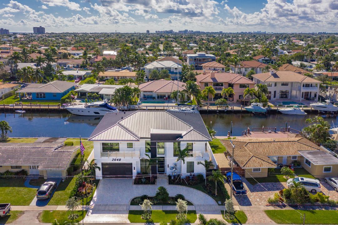 Recently Sold: $3,675,000 (4 beds, 5 baths, 4600 Square Feet)
