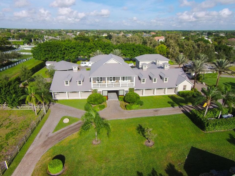 Recently Sold: $8,500,000 (6 beds, 6 baths, 7196 Square Feet)