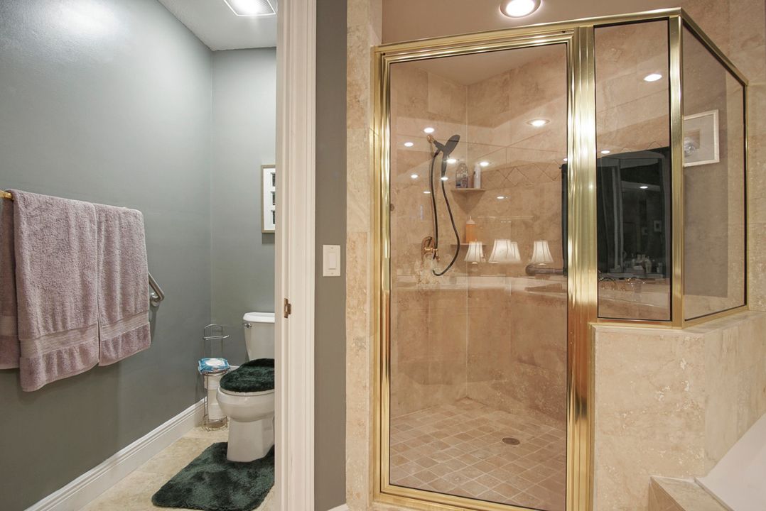最近售出: $449,900 (3 贝兹, 3 浴室, 2969 平方英尺)