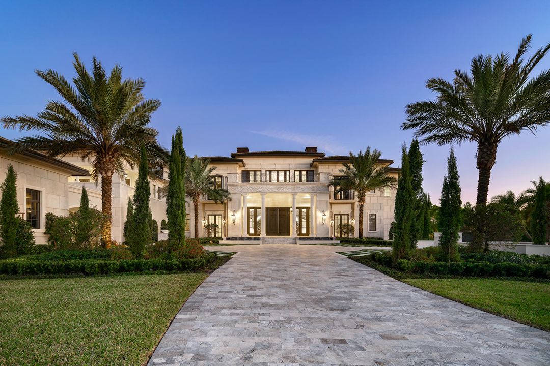 Recently Sold: $21,950,000 (7 beds, 11 baths, 20951 Square Feet)