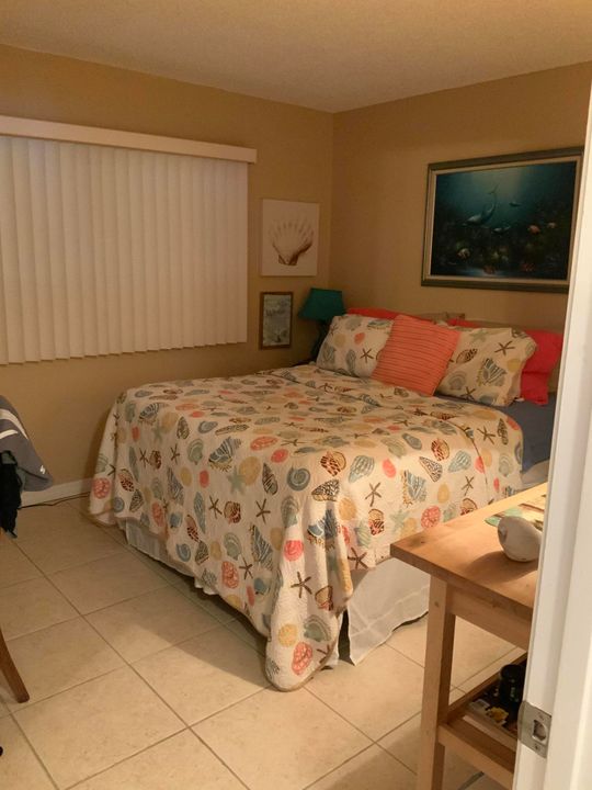 Vendido Recientemente: $355,000 (2 camas, 2 baños, 1053 Pies cuadrados)