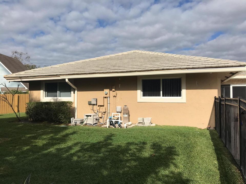 Recently Sold: $499,999 (3 beds, 2 baths, 2323 Square Feet)