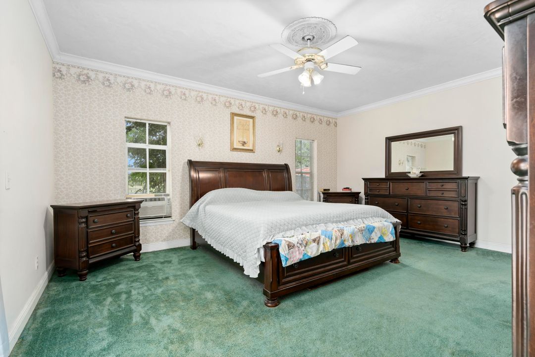 Vendido Recientemente: $375,000 (4 camas, 2 baños, 2468 Pies cuadrados)