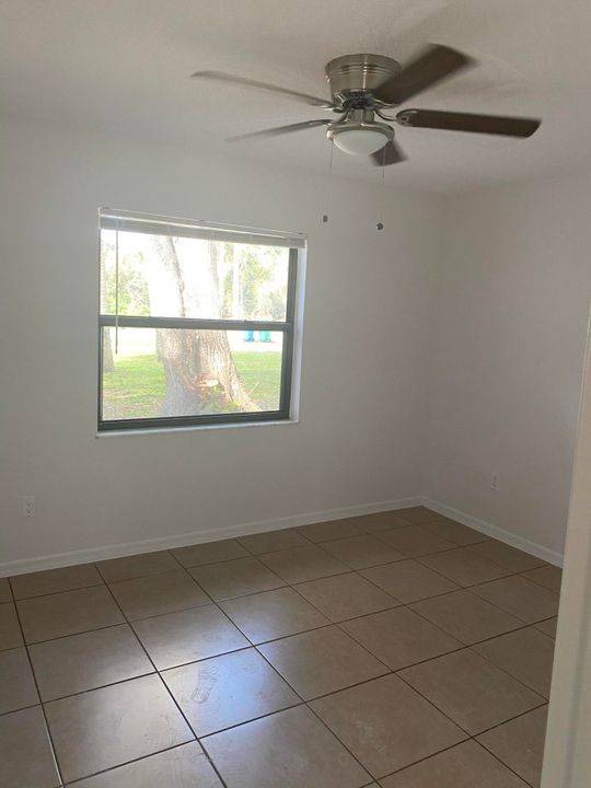Recently Rented: $1,250 (2 beds, 1 baths, 940 Square Feet)