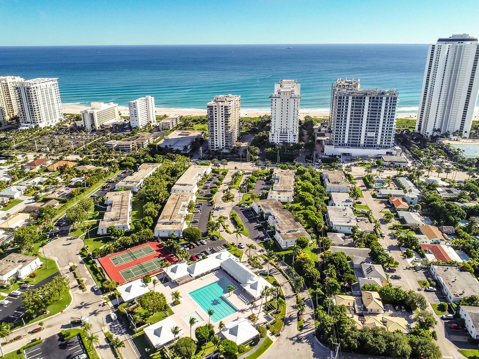 Recently Sold: $259,900 (2 beds, 2 baths, 1190 Square Feet)