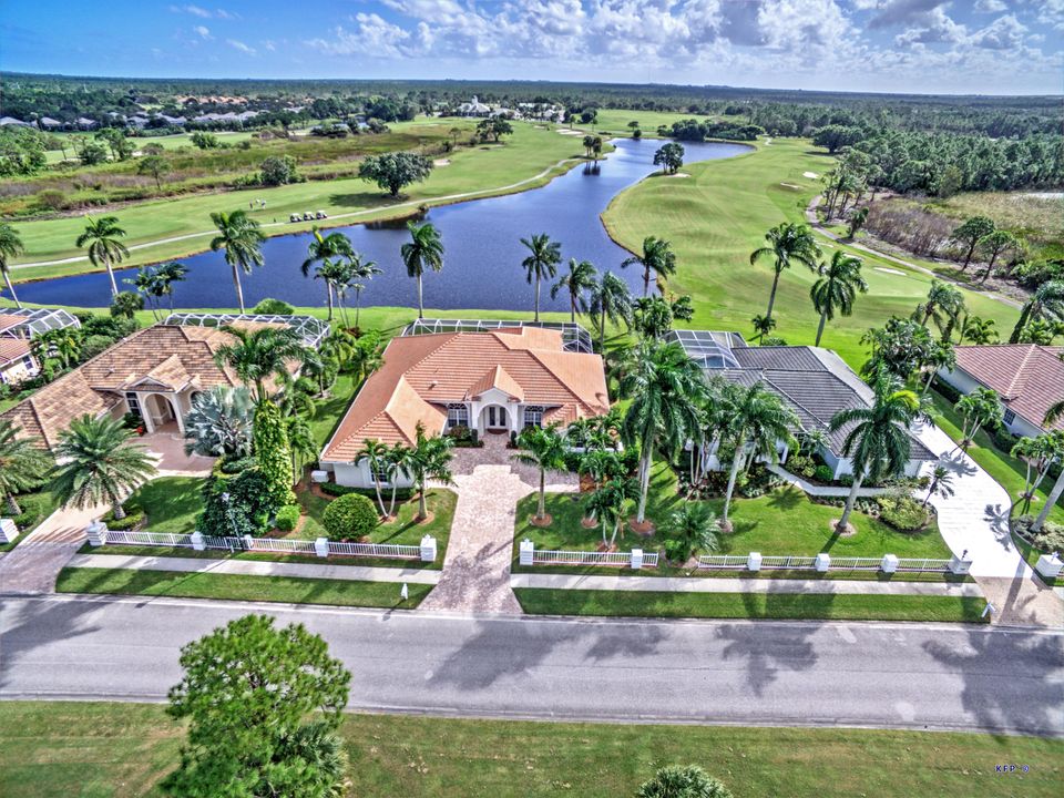 Recently Sold: $749,000 (3 beds, 3 baths, 2948 Square Feet)