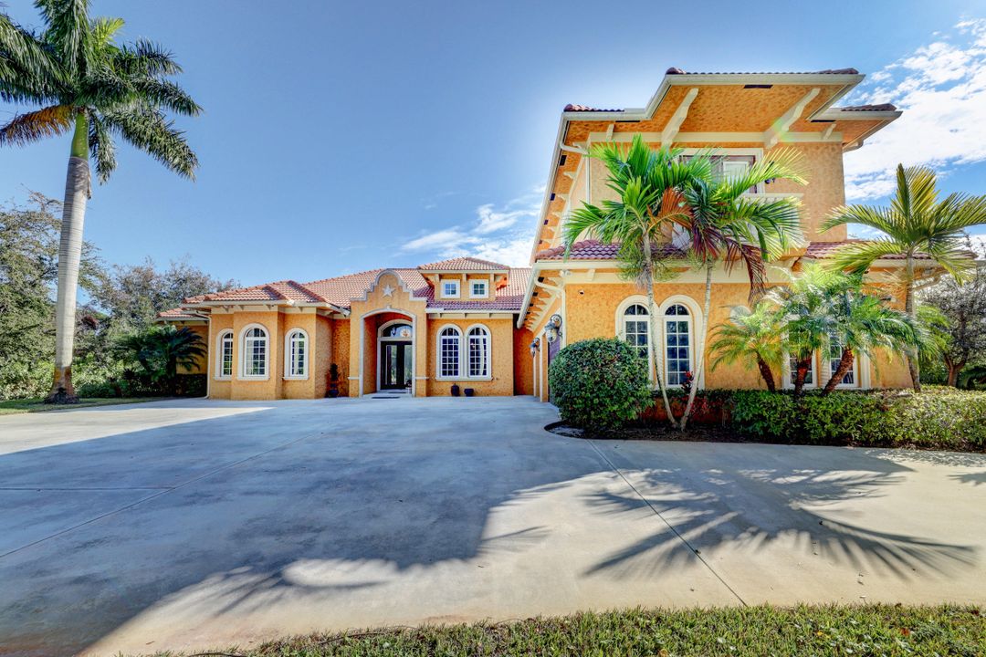 Recently Sold: $849,900 (5 beds, 5 baths, 4933 Square Feet)