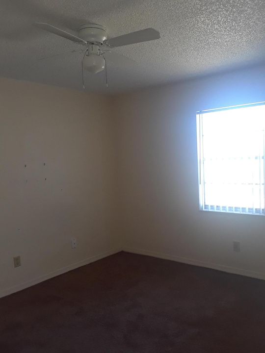 Recently Rented: $900 (2 beds, 1 baths, 900 Square Feet)