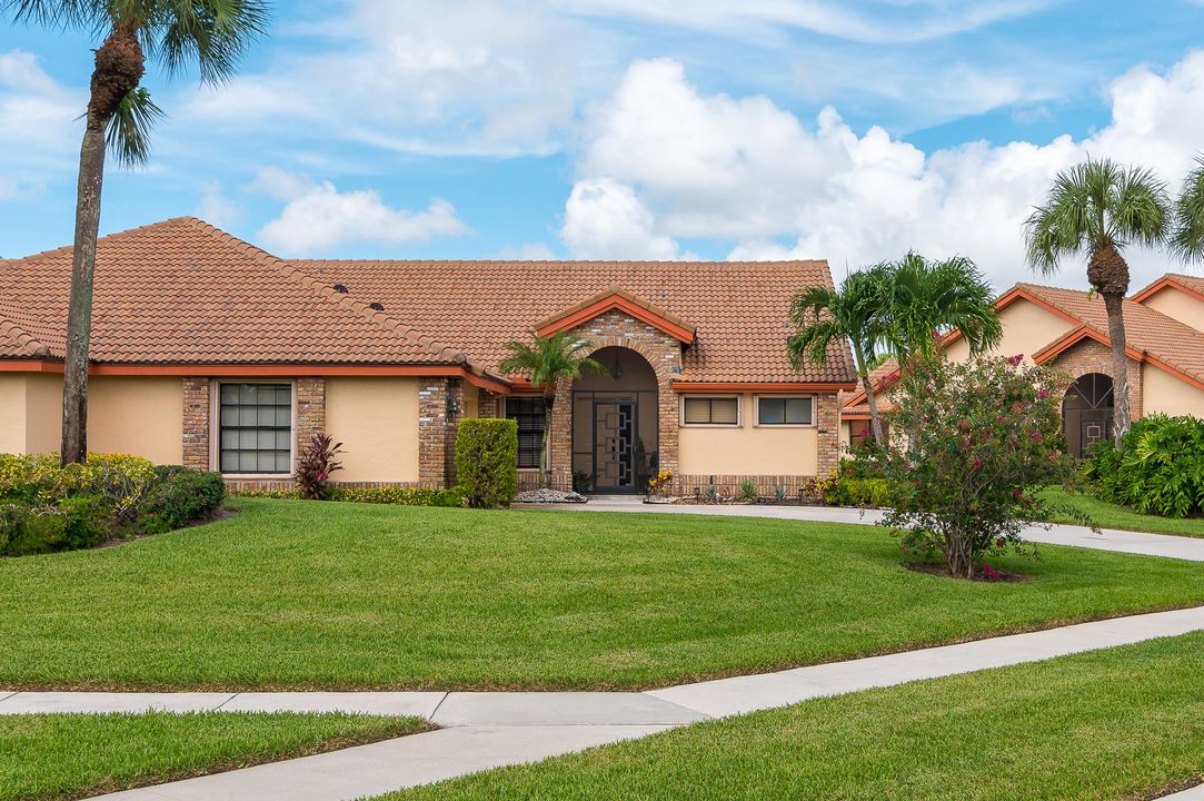 Recently Sold: $142,000 (2 beds, 2 baths, 1403 Square Feet)