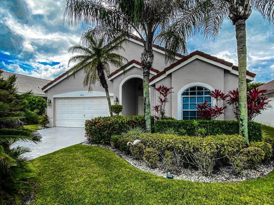 Recently Sold: $345,000 (3 beds, 2 baths, 1644 Square Feet)