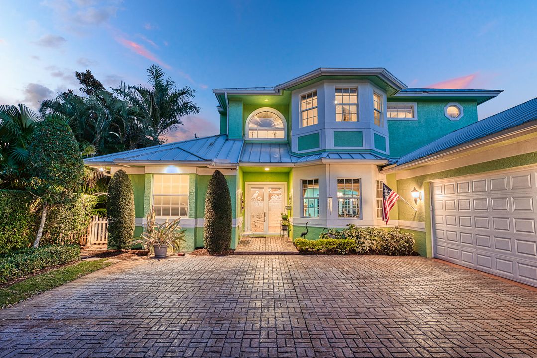 Recently Sold: $1,750,000 (4 beds, 3 baths, 3532 Square Feet)
