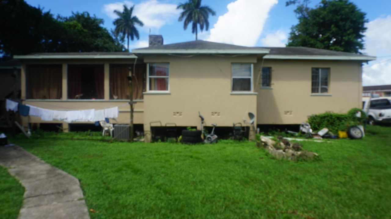 Recently Sold: $152,900 (3 beds, 2 baths, 1615 Square Feet)