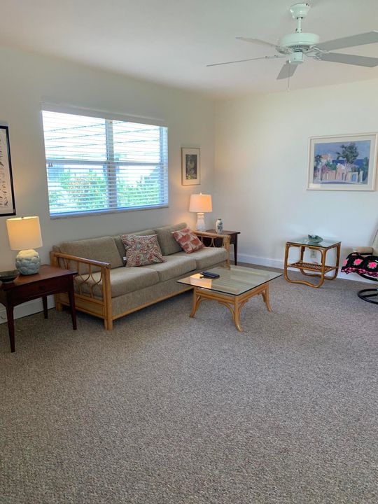 Recently Rented: $2,000 (1 beds, 1 baths, 726 Square Feet)