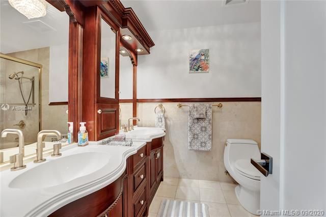 最近租的: $9,000 (3 贝兹, 3 浴室, 3118 平方英尺)