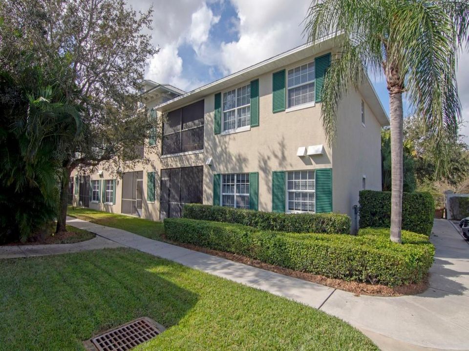 Recently Sold: $105,000 (1 beds, 1 baths, 908 Square Feet)