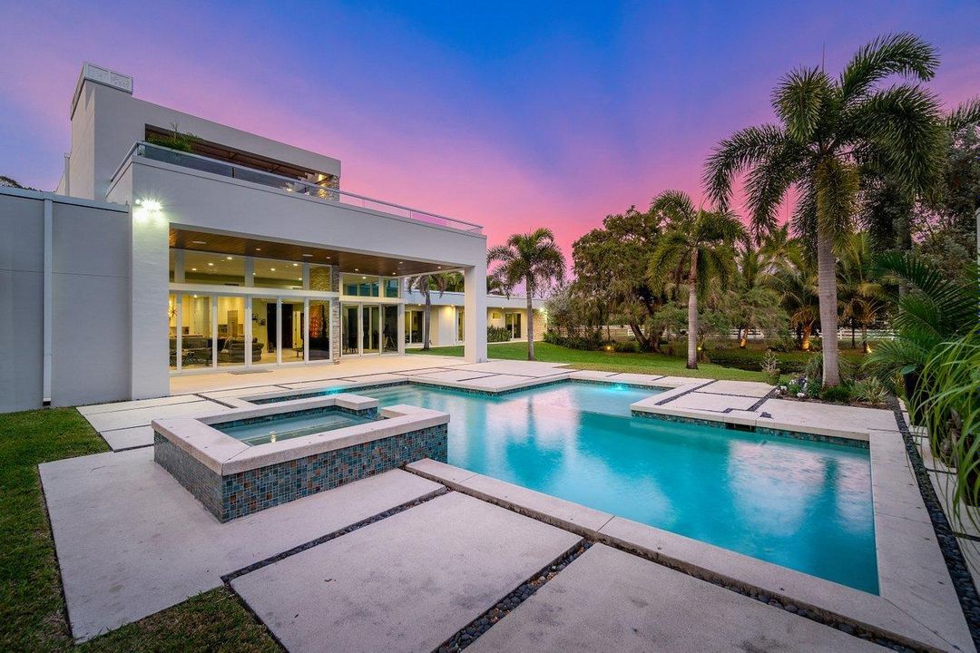 Recently Sold: $2,999,000 (6 beds, 7 baths, 5291 Square Feet)