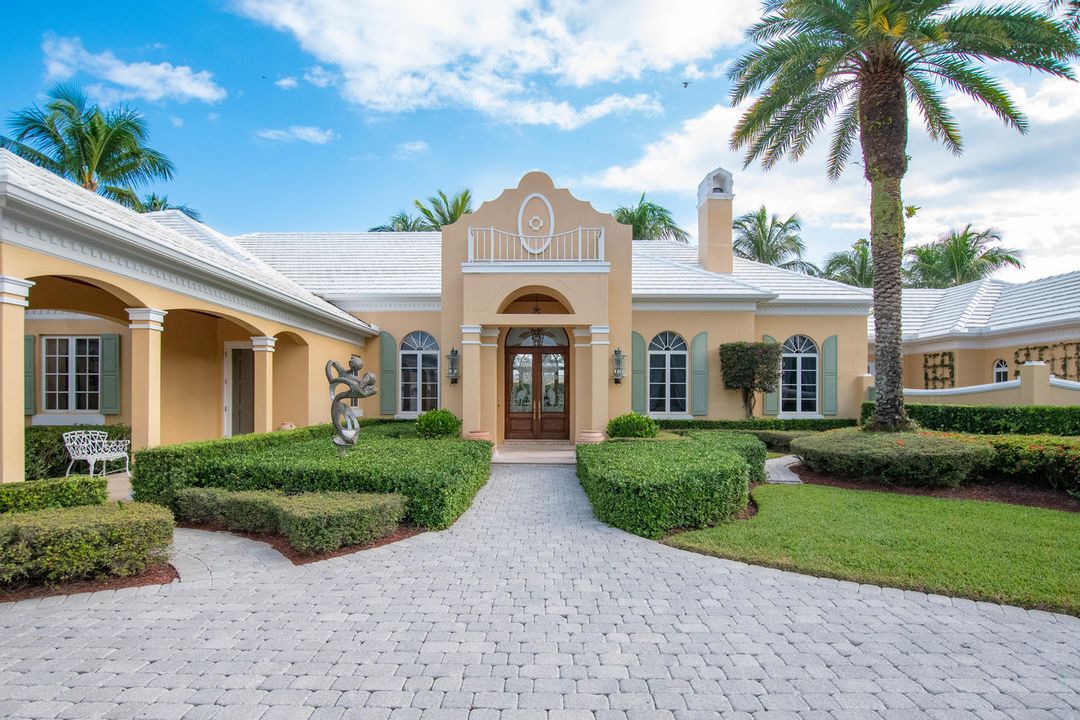 Recently Sold: $4,195,000 (4 beds, 4 baths, 4931 Square Feet)