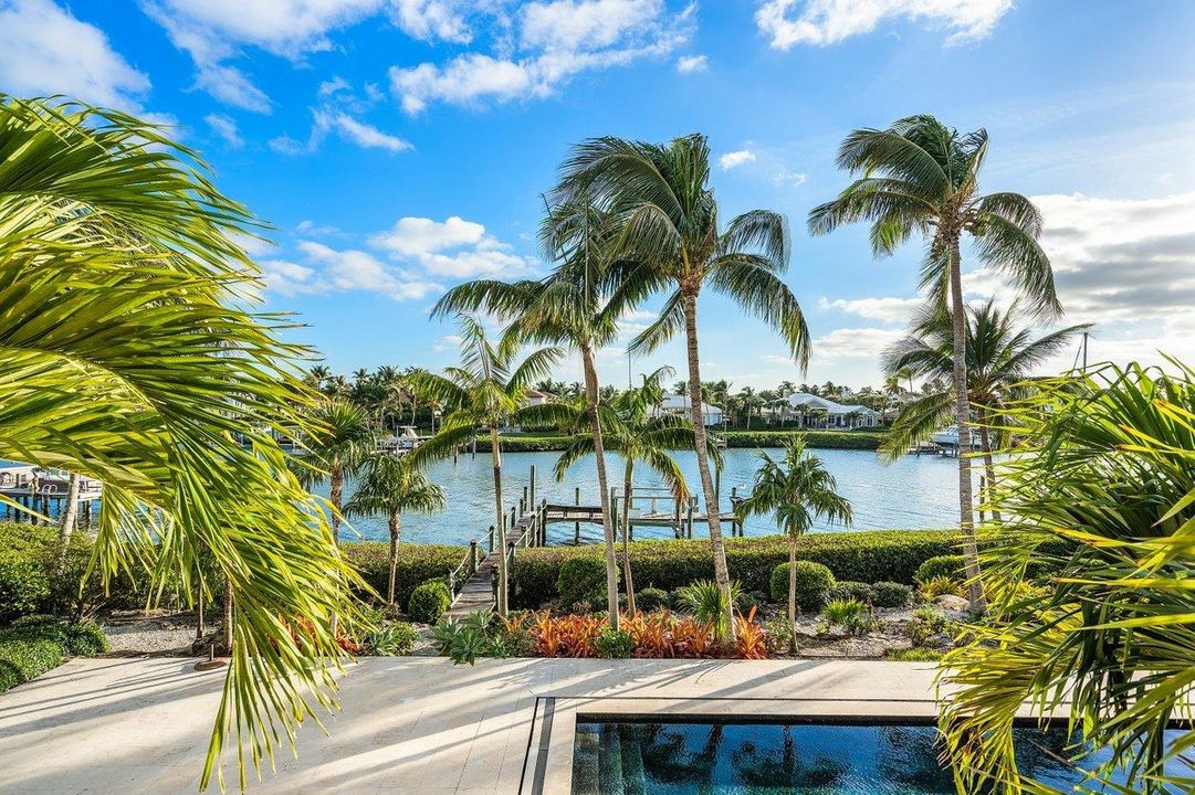 Recently Sold: $3,950,000 (4 beds, 4 baths, 5360 Square Feet)