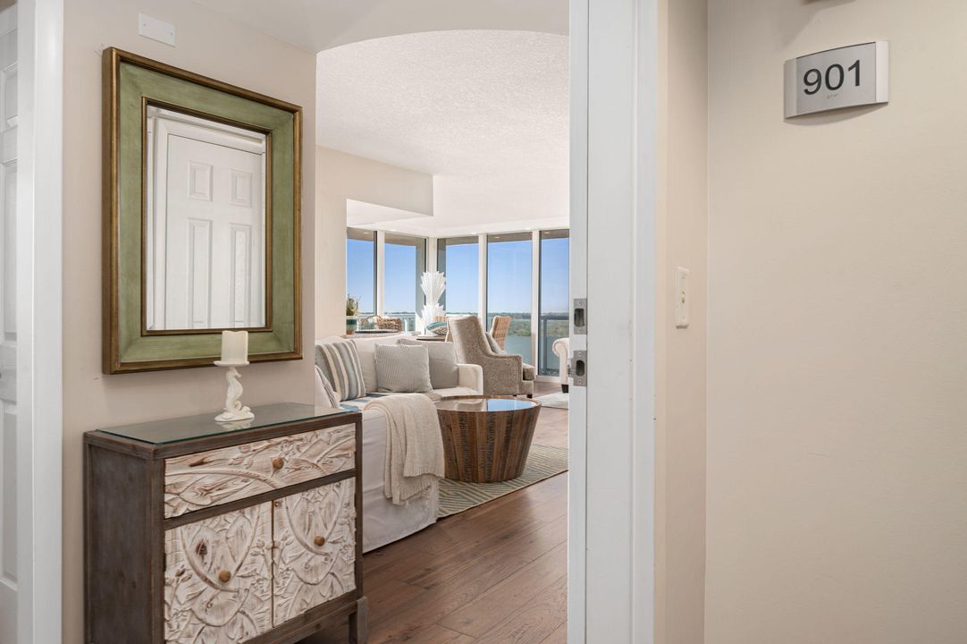 Recently Sold: $725,000 (2 beds, 2 baths, 1112 Square Feet)