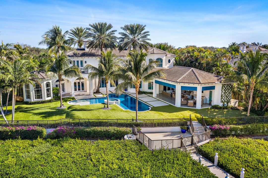 Recently Sold: $11,000,000 (5 beds, 7 baths, 9875 Square Feet)