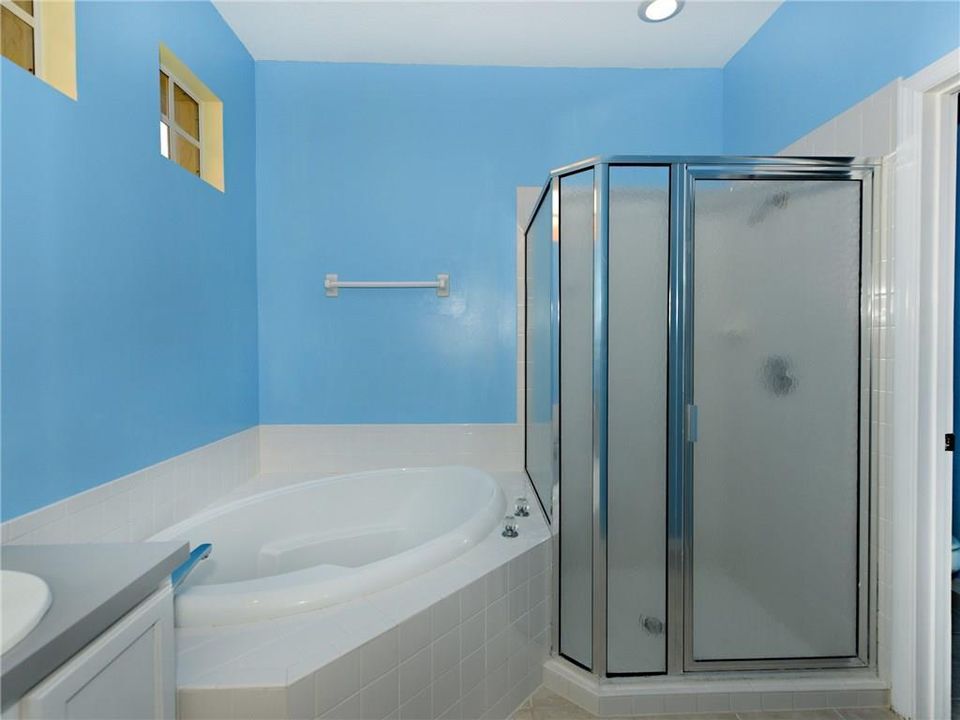 最近售出: $272,800 (4 贝兹, 3 浴室, 2140 平方英尺)
