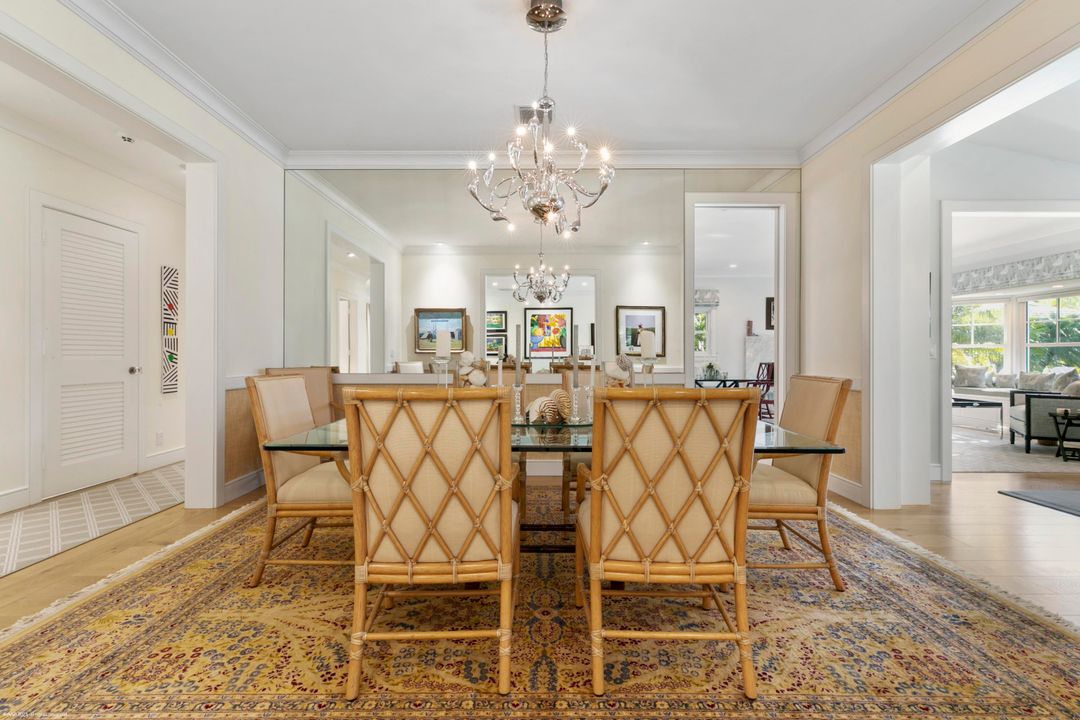 Recently Sold: $5,750,000 (5 beds, 5 baths, 5763 Square Feet)