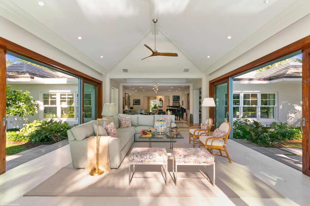 Recently Sold: $5,750,000 (5 beds, 5 baths, 5763 Square Feet)