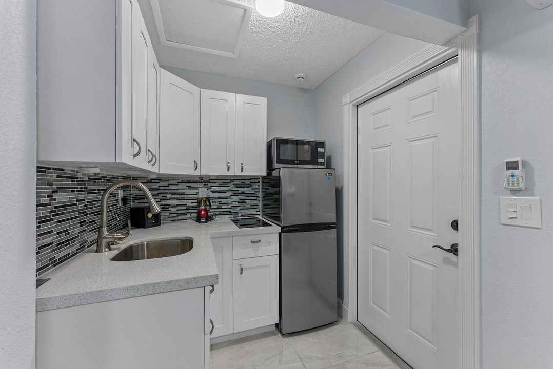 Recently Sold: $520,000 (3 beds, 2 baths, 2049 Square Feet)