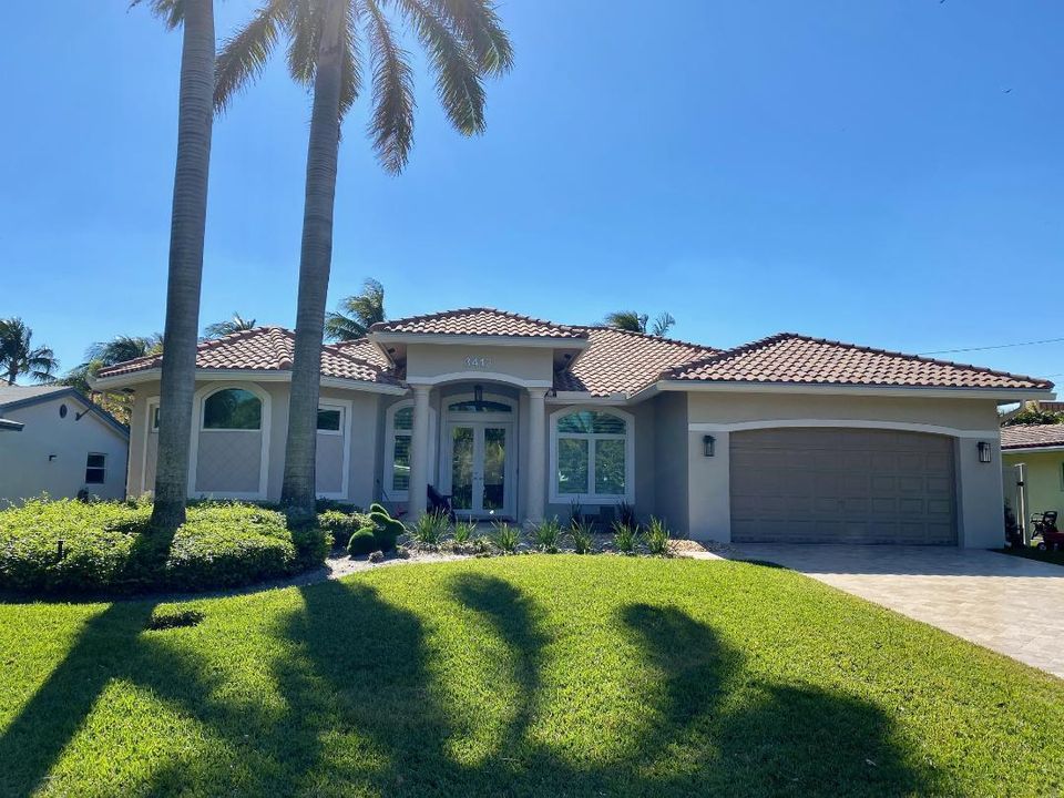 Recently Sold: $1,185,000 (3 beds, 2 baths, 2460 Square Feet)