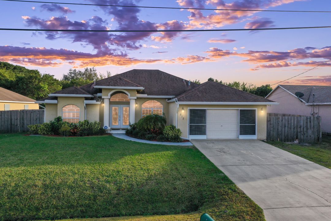 Recently Sold: $278,500 (3 beds, 2 baths, 1639 Square Feet)