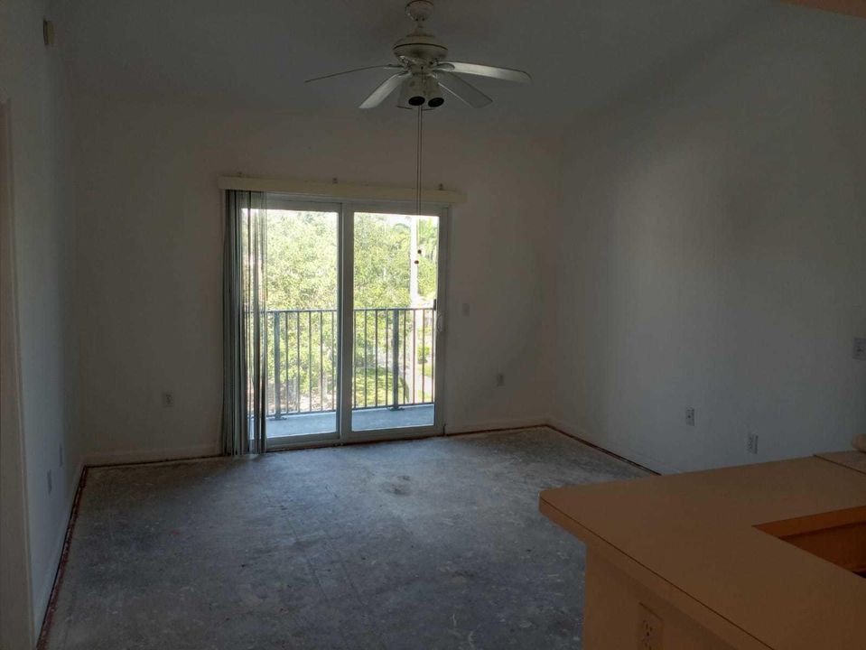 Recently Sold: $125,000 (1 beds, 1 baths, 650 Square Feet)