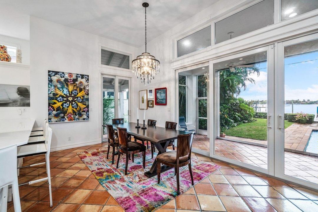 Recently Sold: $3,495,000 (4 beds, 4 baths, 3987 Square Feet)