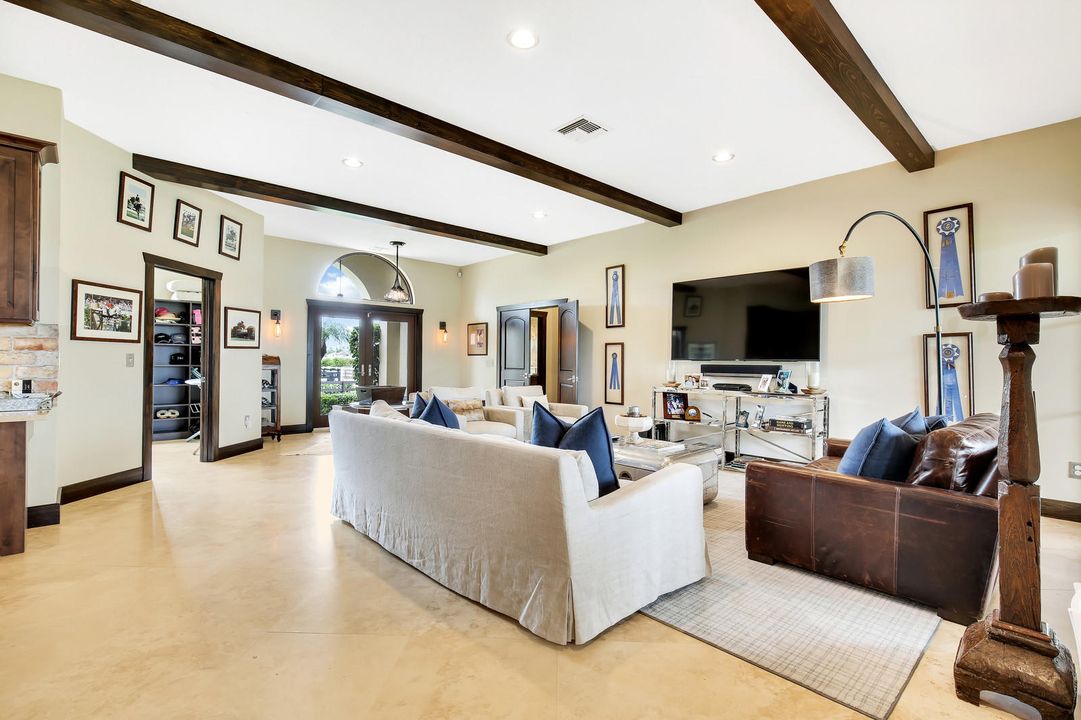 Recently Sold: $4,850,000 (4 beds, 3 baths, 4394 Square Feet)