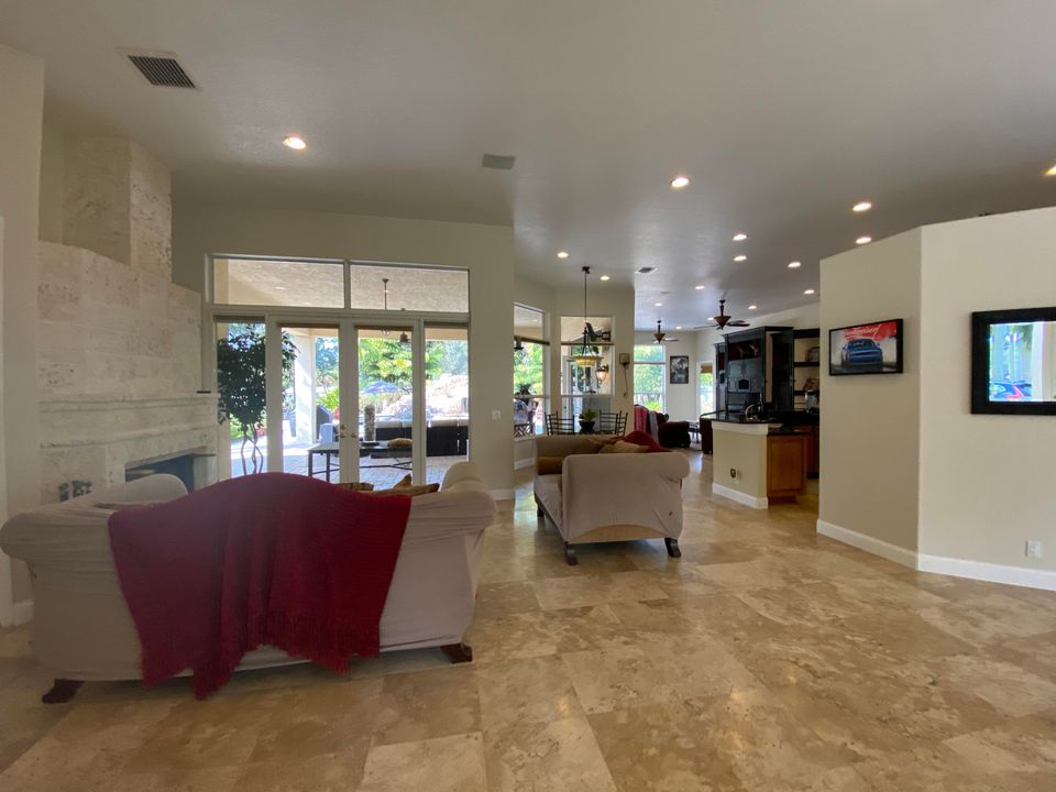 Recently Sold: $1,399,000 (4 beds, 4 baths, 3223 Square Feet)