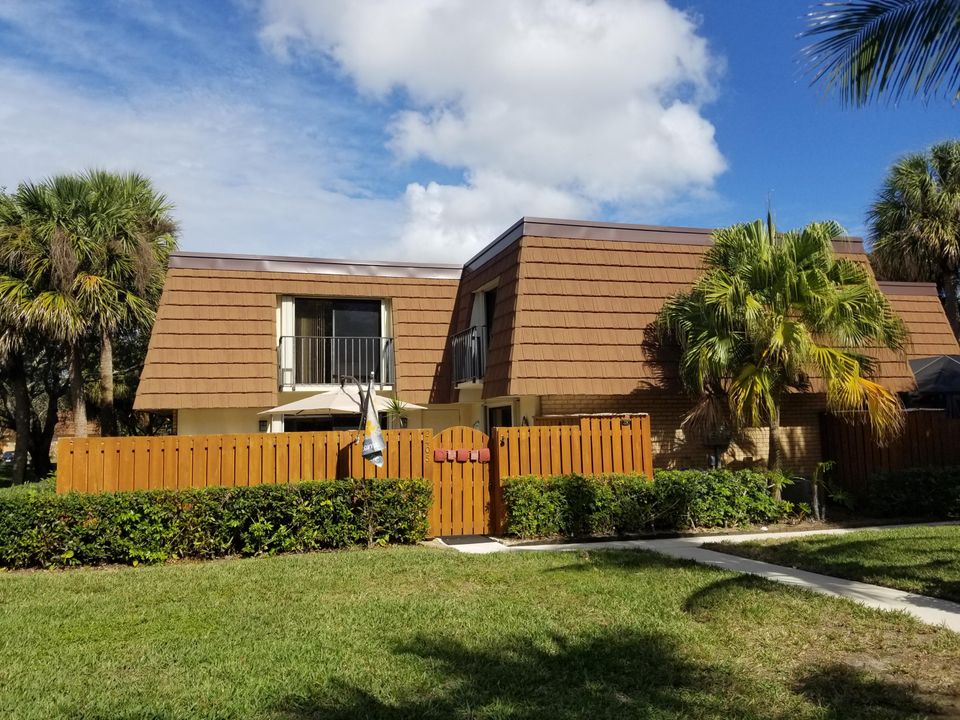 Recently Rented: $1,800 (2 beds, 2 baths, 1236 Square Feet)