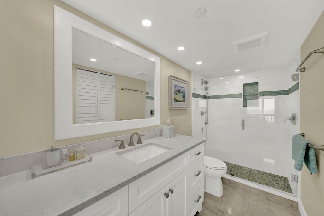 最近售出: $450,000 (2 贝兹, 2 浴室, 1228 平方英尺)