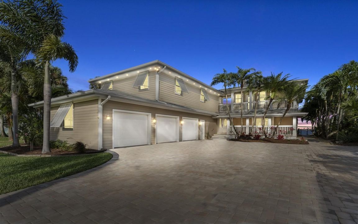 Recently Sold: $1,498,888 (5 beds, 4 baths, 4083 Square Feet)