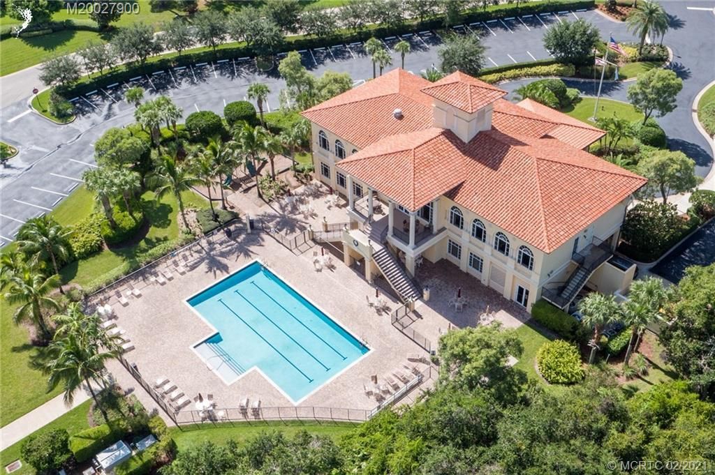 Recently Sold: $1,970,000 (5 beds, 6 baths, 5881 Square Feet)