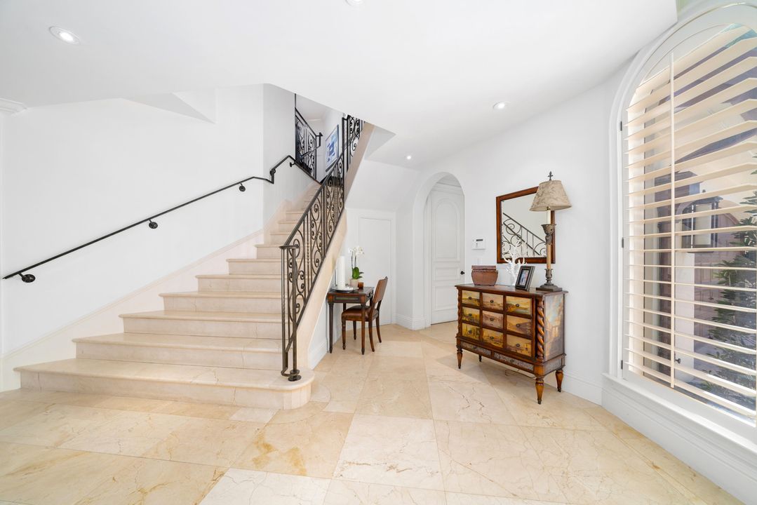 Recently Sold: $6,499,000 (6 beds, 6 baths, 8191 Square Feet)