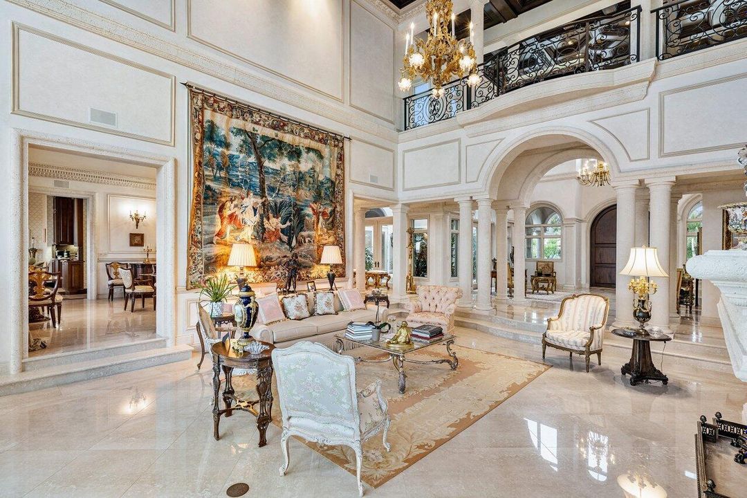 Recently Sold: $7,950,000 (6 beds, 7 baths, 9101 Square Feet)