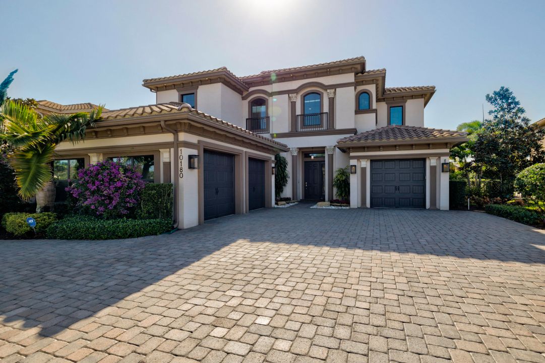 Recently Sold: $1,675,000 (5 beds, 4 baths, 5256 Square Feet)