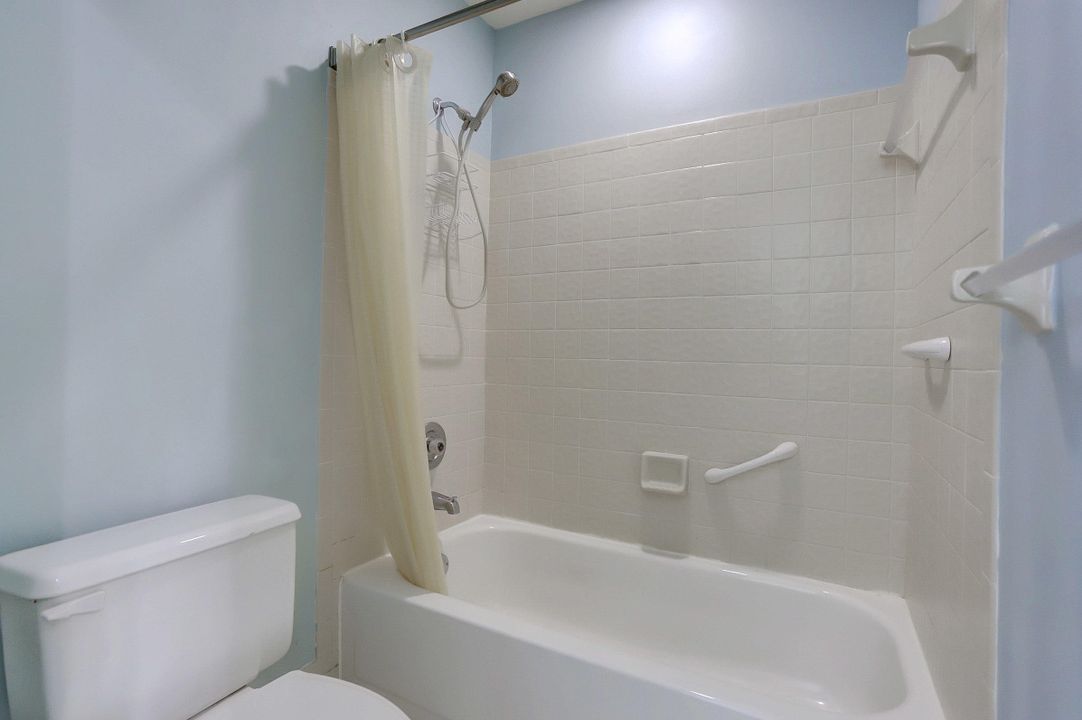最近售出: $315,000 (3 贝兹, 2 浴室, 1670 平方英尺)